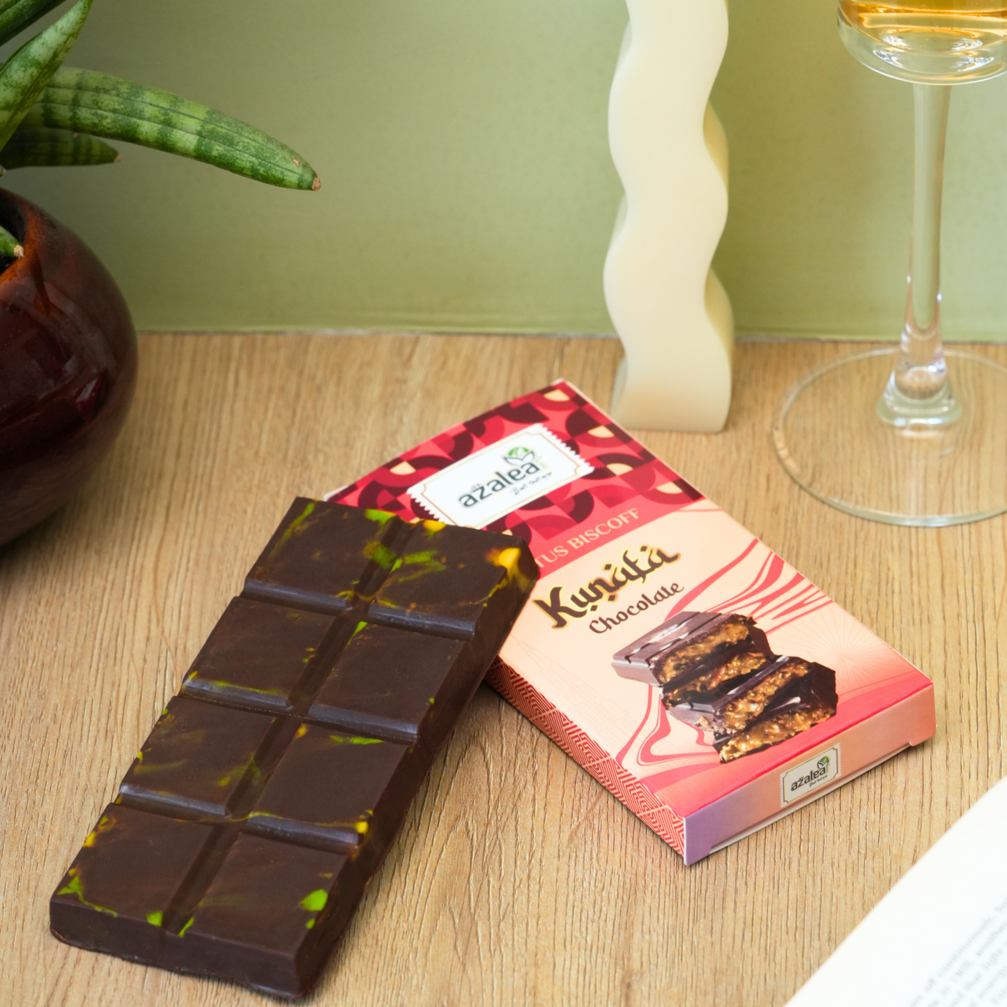 Azalea Kunafa Biscoff Chocolate